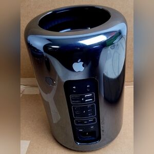 Apple Mac Pro 8-core A1481 OS Sequoia 1TB SSD 64GB Ram